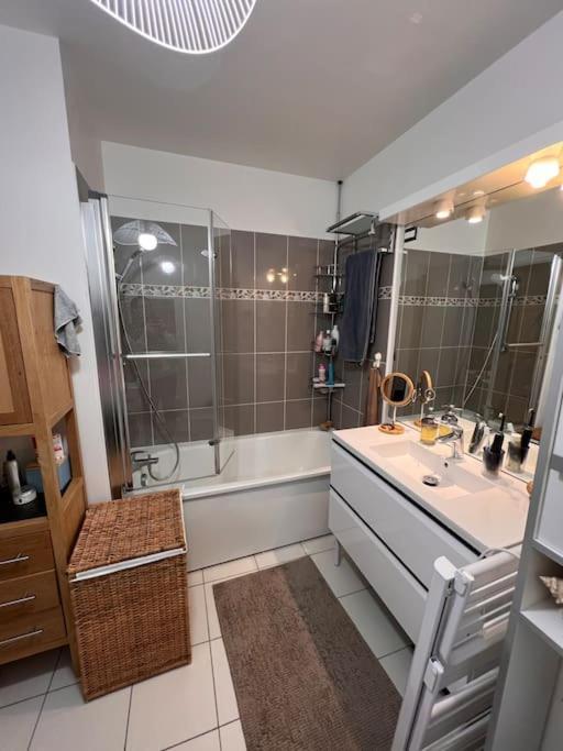 Appart 2 Chambres 17 Min De Paris Rosny-sous-Bois Exterior foto